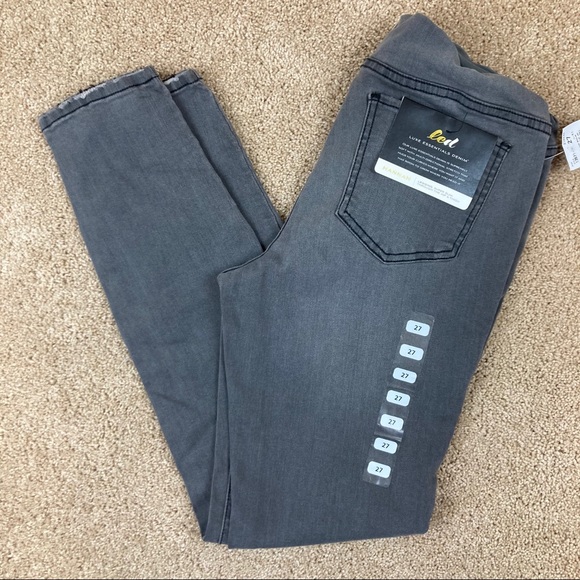 Luxe Essentials Denim Hannah Maternity Jean - Picture 2 of 16